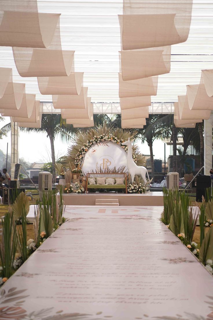 Trending sustainable digital wedding invitations for eco-friendly wedding planning and wedding sustainability.