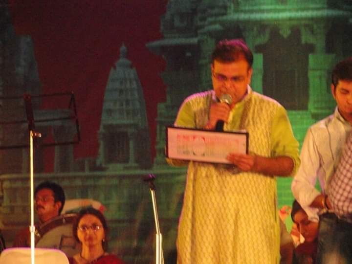 Karpur anchor and artist...