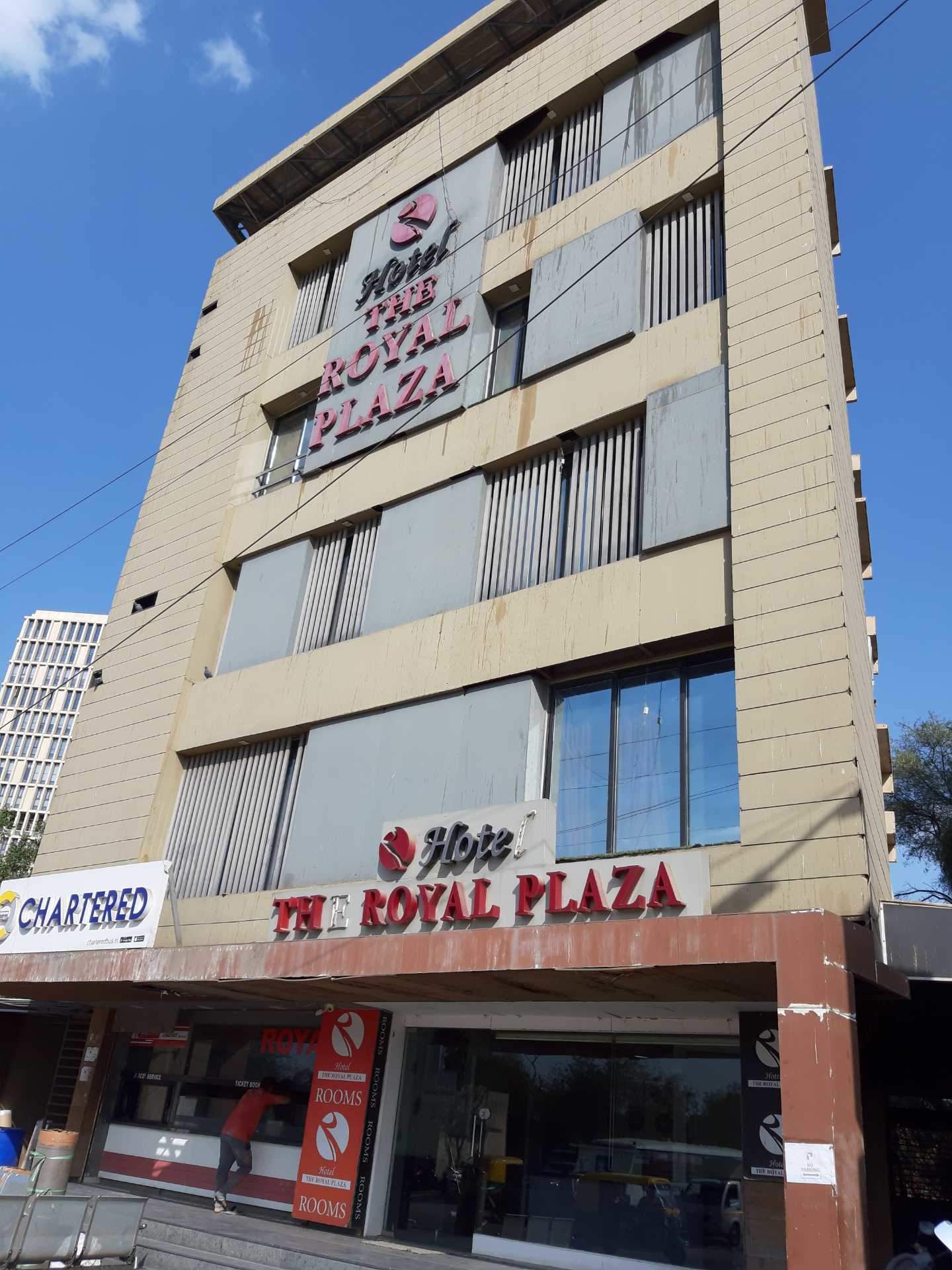 Hotel The Royal Plaza