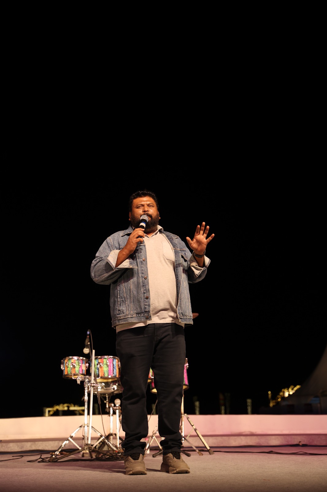 Anchor Aakil Mansuri