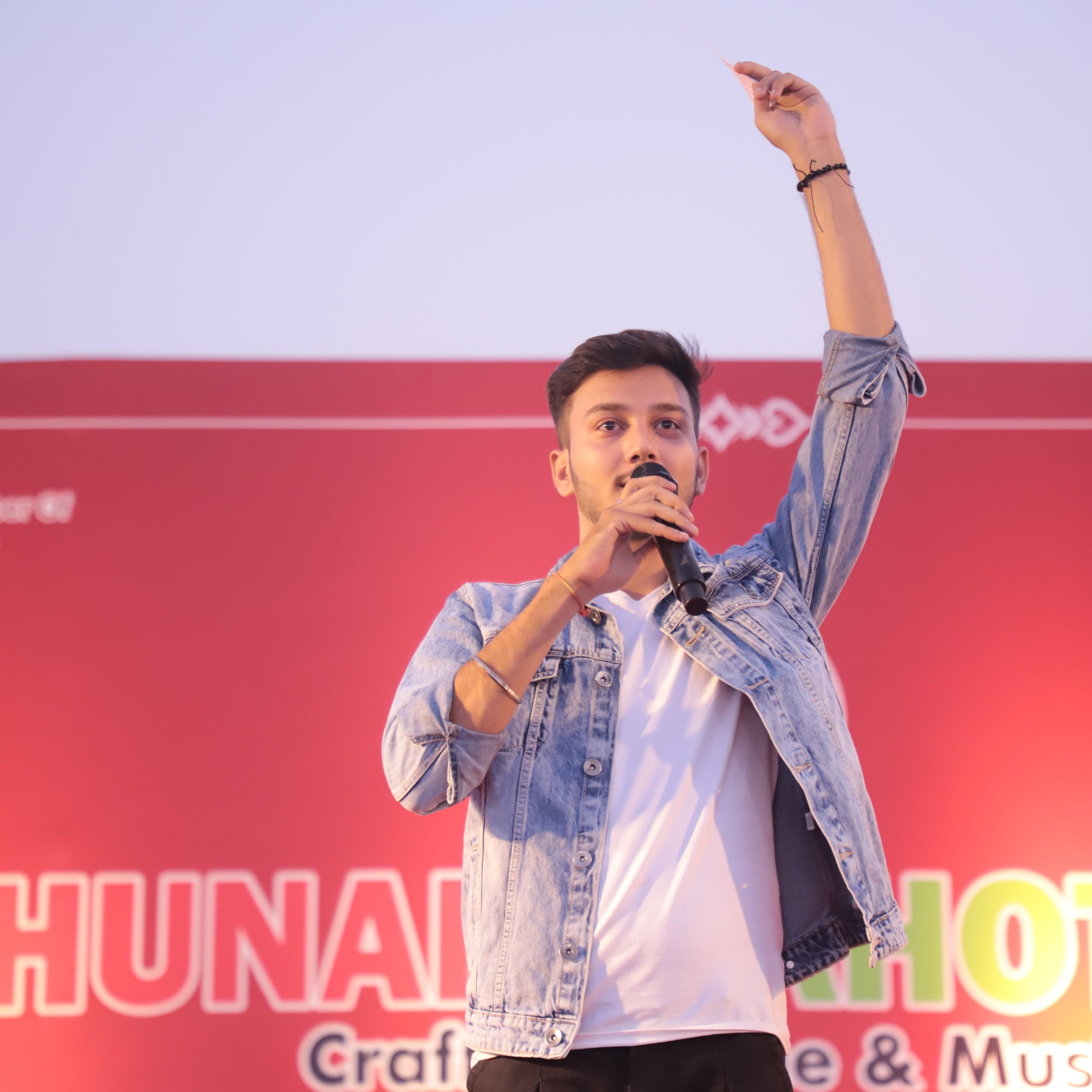 Anchor Ravindra Chauhan